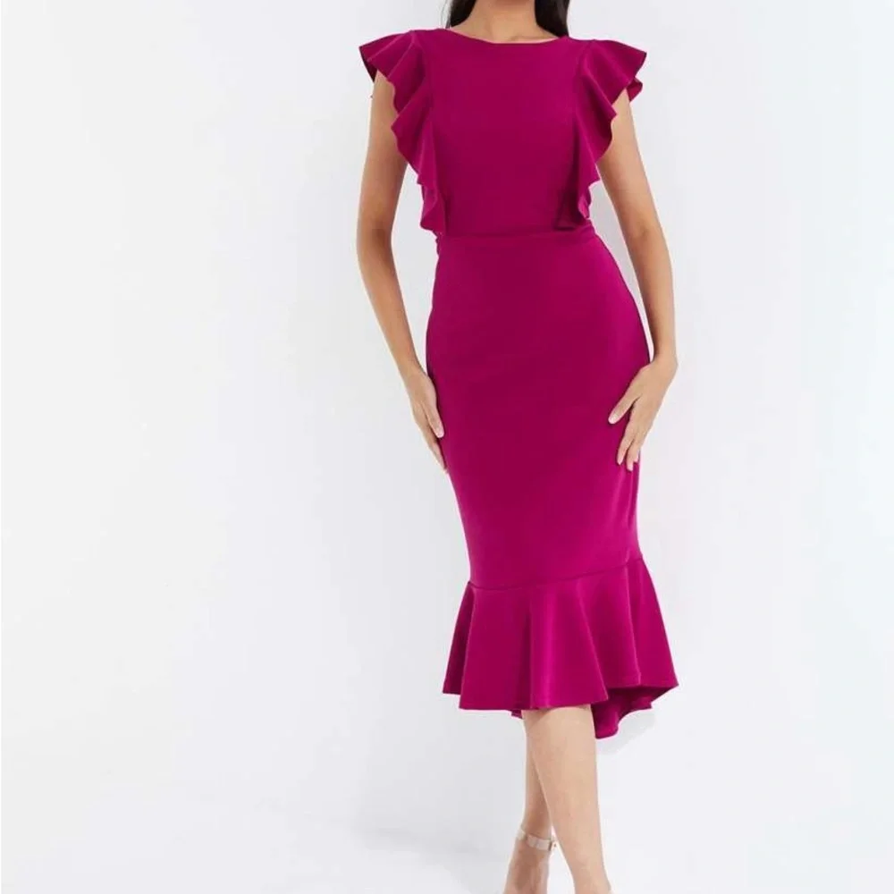 Elegant Sleeveless Ruffle Mermaid Cocktail Magenta Midi Dress NWT Size L - Picture 1 of 2